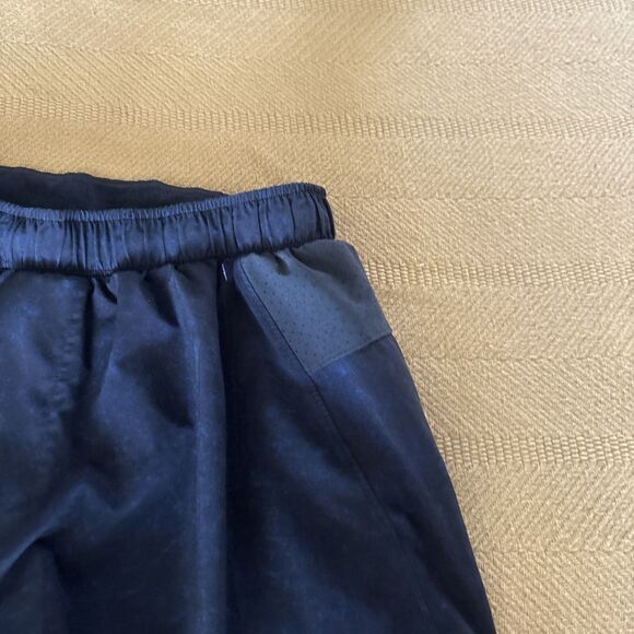 Lululemon Shorts Mens Size Small Dark Blue Lined Gym Workout Breathable - Picture 4 of 9